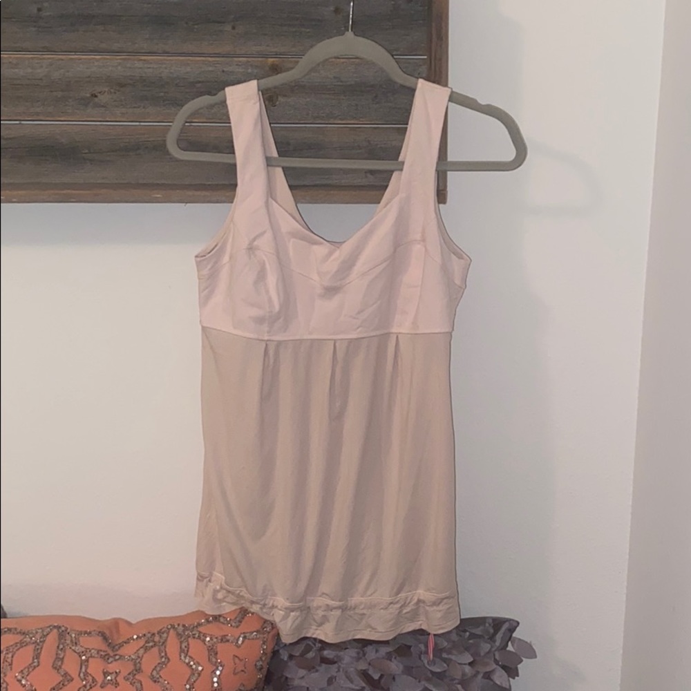 Lululemon top!